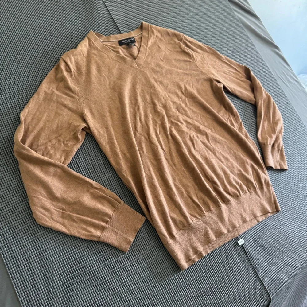 Banana Republic Luxury Blend Silk Cotton Cashmere V-Neck Sweater Camel Brown M